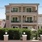Apartment Dionysia S8