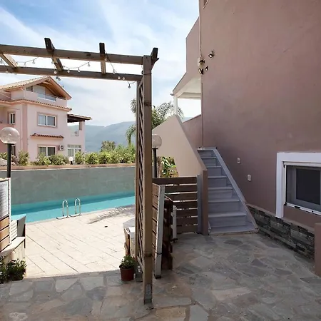 Dionysia S8 Apartment